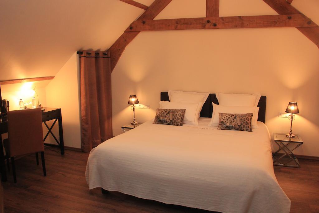 Au Coeur Des Hotes Steenvoorde Ruang foto