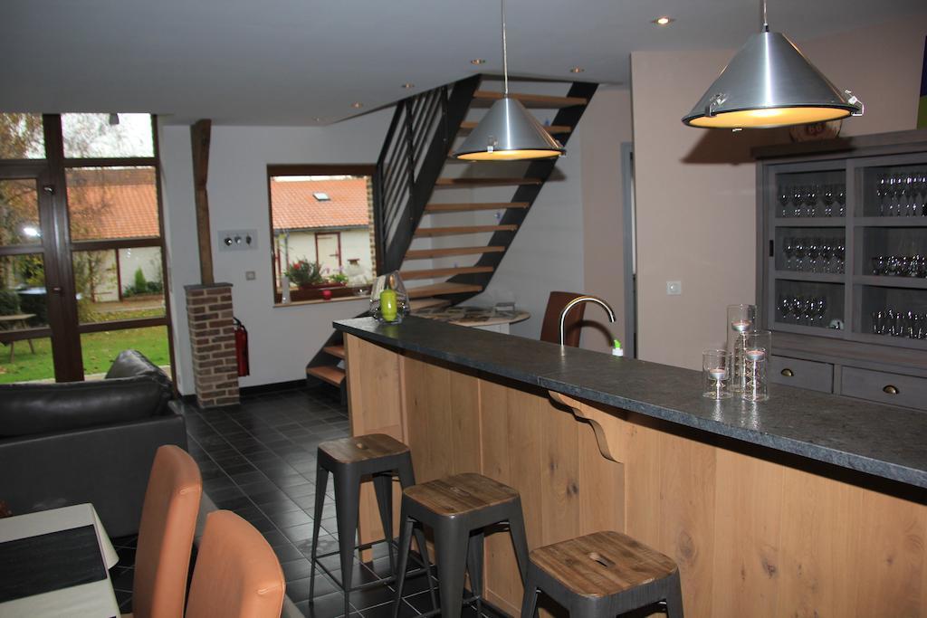 Au Coeur Des Hotes Steenvoorde Bagian luar foto