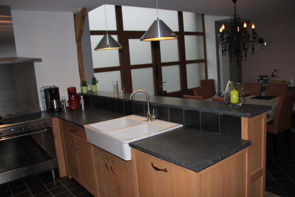 Au Coeur Des Hotes Steenvoorde Bagian luar foto
